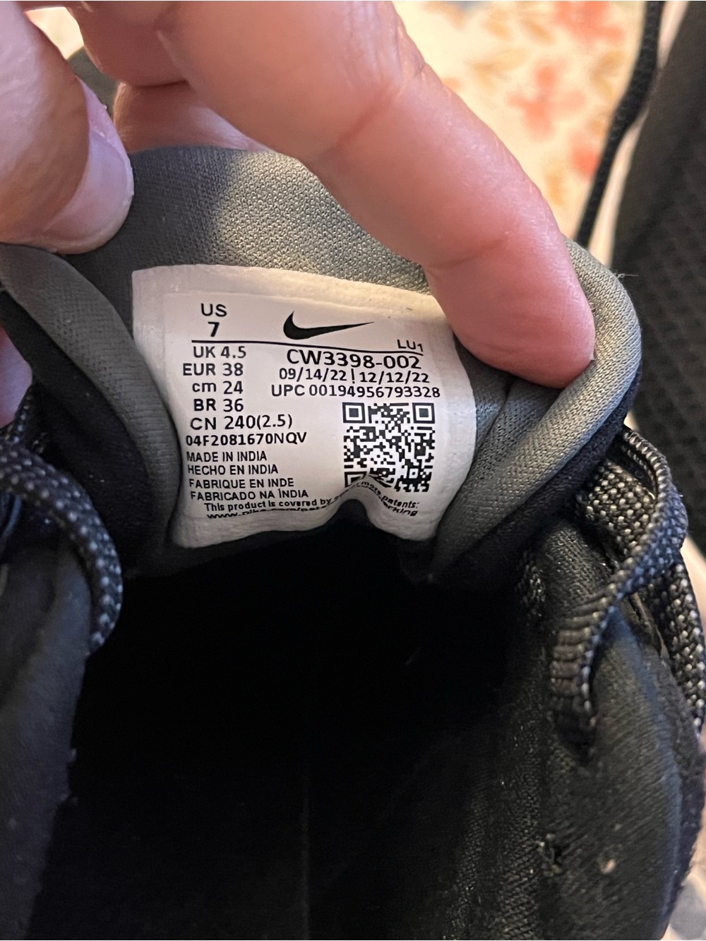 Nike Air Max Bella TR 4 Black and white training/ Running Shoes - Picture 6 of 13